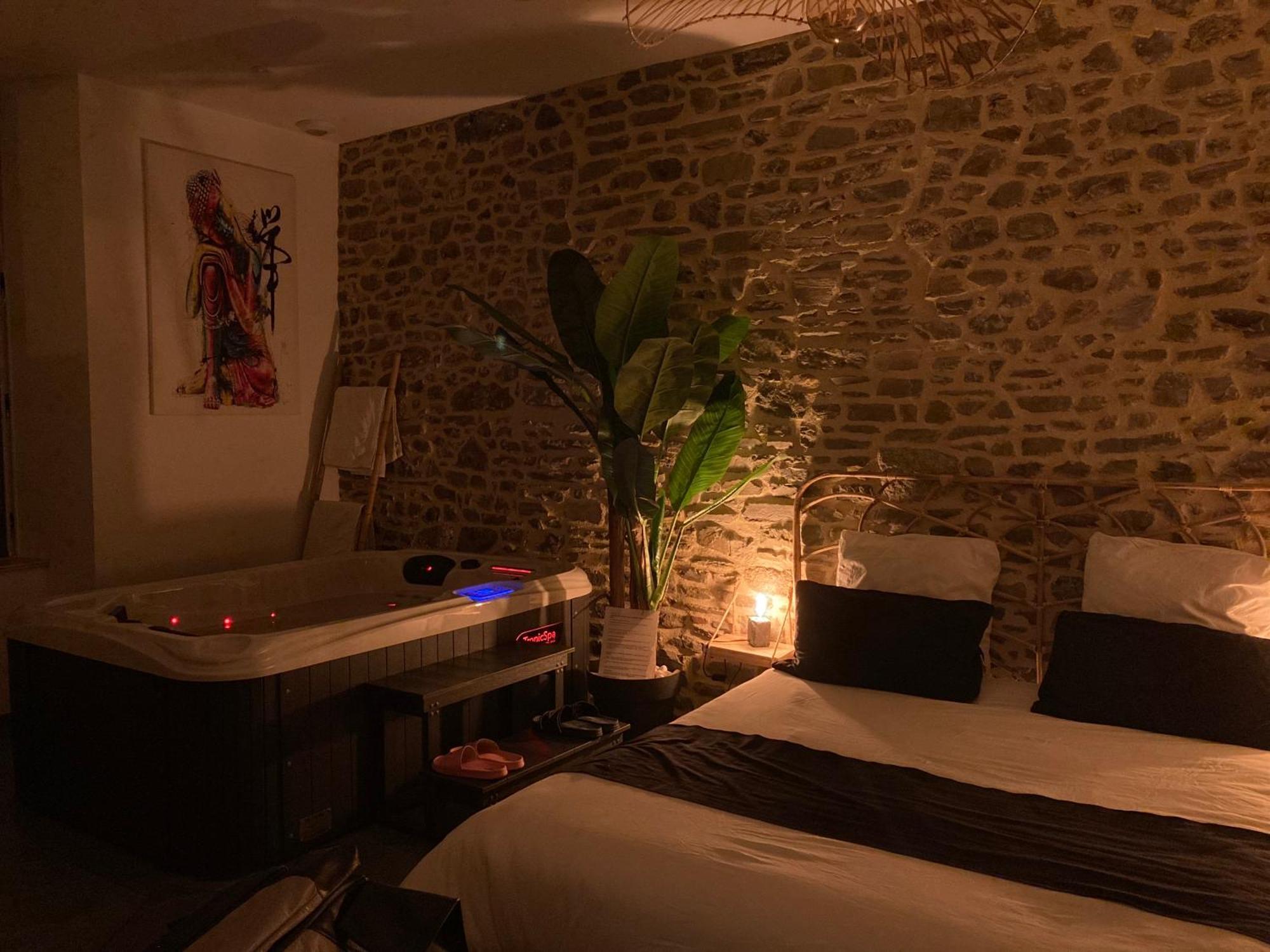 Apartamento La Douce Nuit Fougères Exterior foto